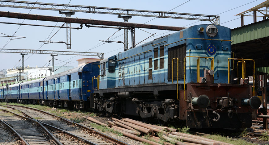कोरोना ने रेलवे की रफ्तार पर लगाई ब्रेक, 31 मार्च तक यात्री ट्रेन बंद