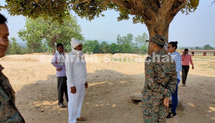 अवैध ढ़ंग से स्टॉक किया गया था बालू, छापेमारी कर किया गया जब्त