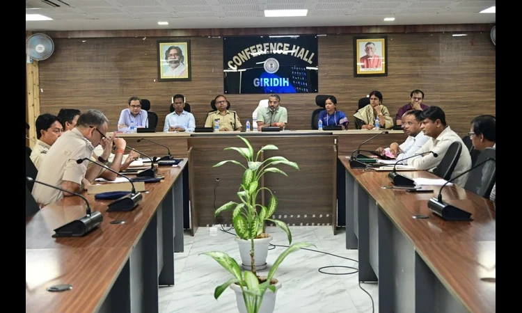 गिरिडीह में दुर्गा पूजा की तैयारी तेज, प्रशासन ने दिए निर्देश