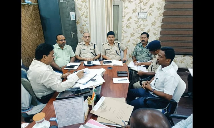 गिरिडीह में पूजा पंडाल घूमने जा रहे हैं? पहले जान लें कहां से गाड़ी नहीं जाएगी और कहां है पार्किंग की व्यवस्था